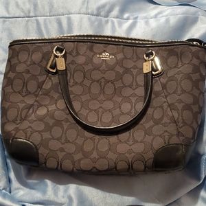 FIRM . Like New Coach bag